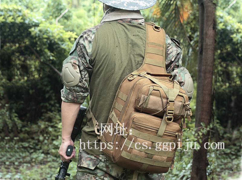 Military police chest bag, outdoor sports storage bag, camouflage multifunctional military fan tactical single shoulder bag, large capacity 